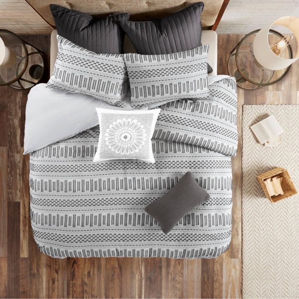 Ink+ivy duvet covet and set of shams